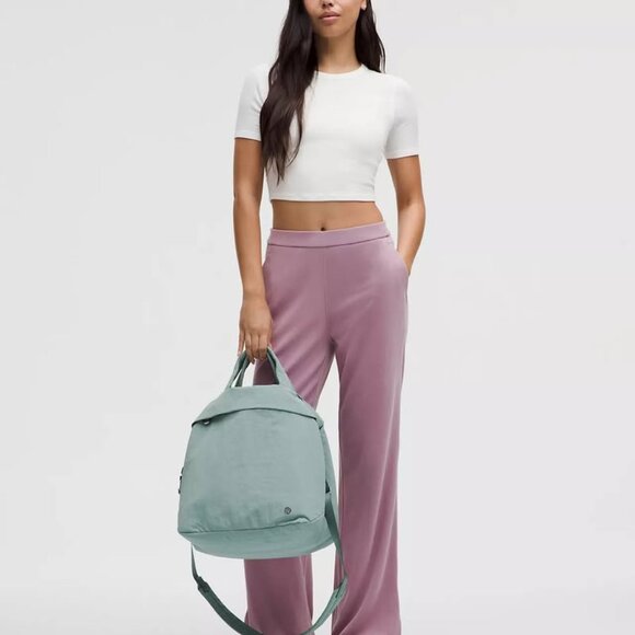 Lulmonule On My Level Tote Bag 20L in Crater Blue, BNWT - Picture 2 of 5